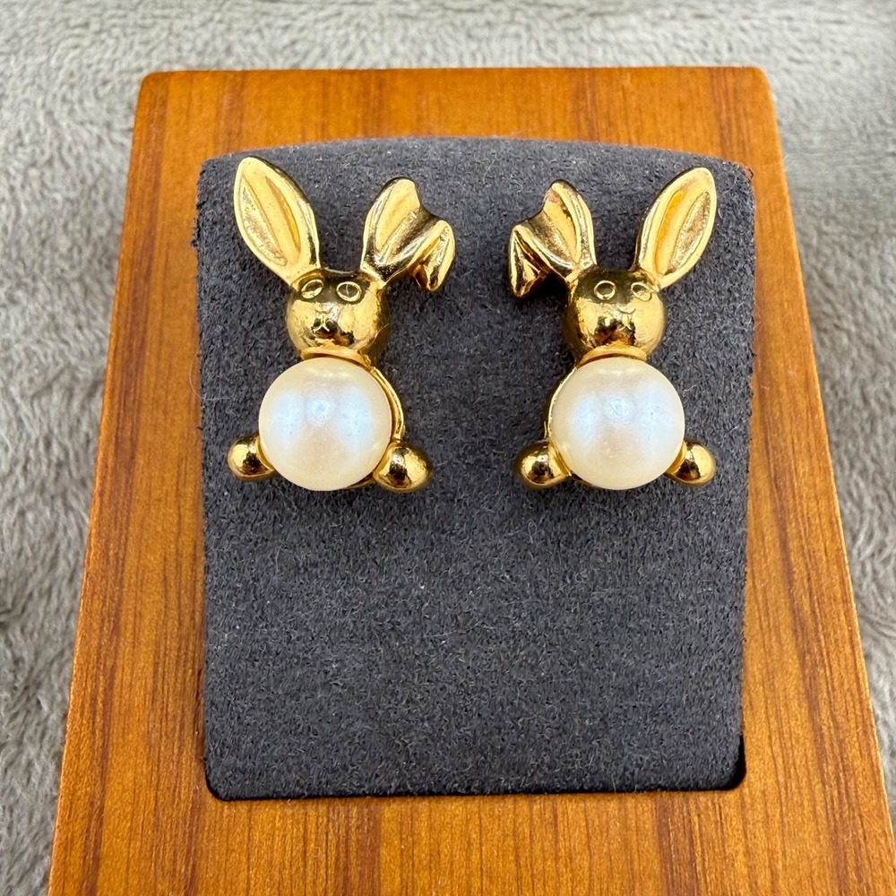 Vintage Avon Bunny Earrings Gold Tone Faux Pearl Easter Rabbit Studs